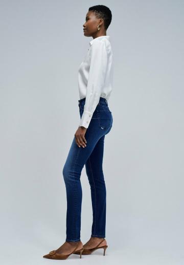 Узкие джинсы