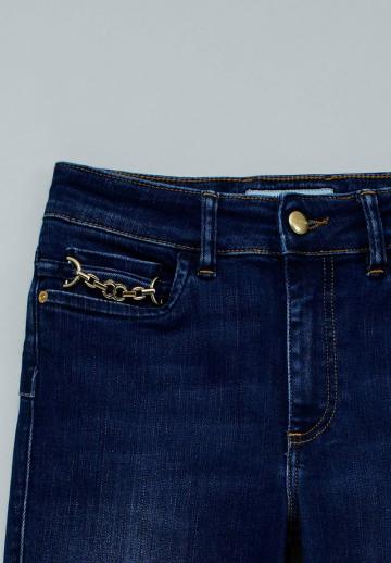 Узкие джинсы