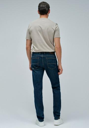 Узкие джинсы