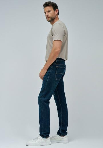 Узкие джинсы