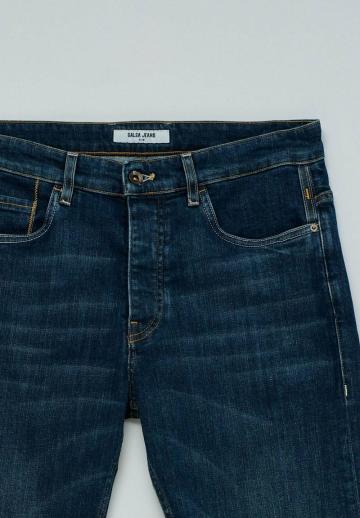 Узкие джинсы