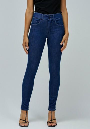 Узкие джинсы