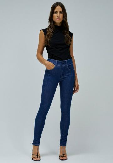 Узкие джинсы