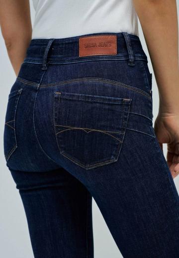 Короткие джинсы