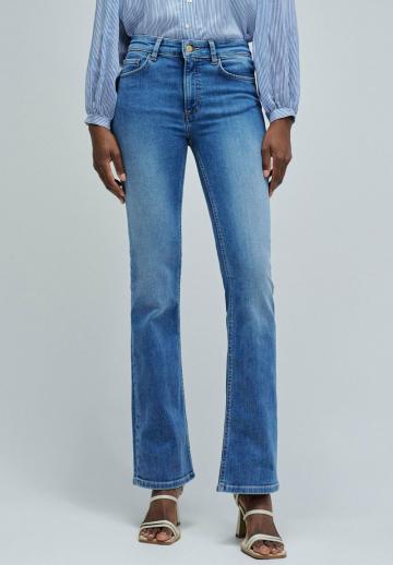 Клешеные брюки