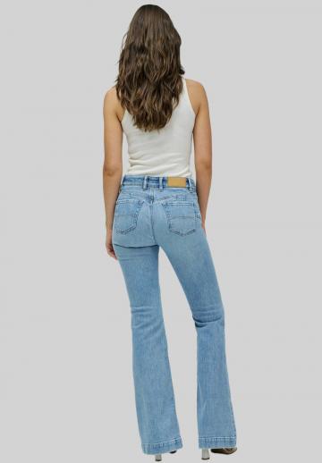 Клешеные брюки