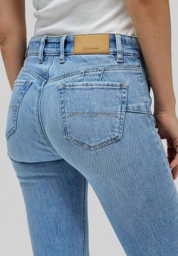 Клешеные брюки