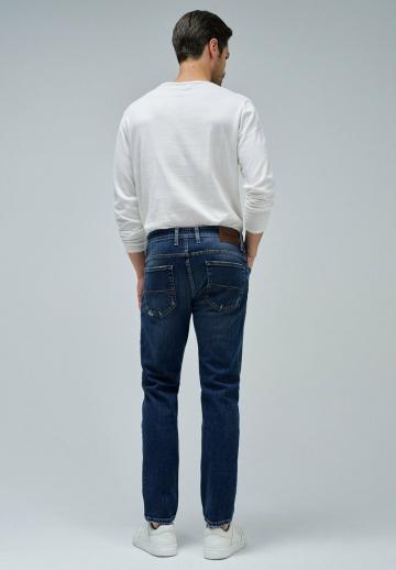 Узкие джинсы