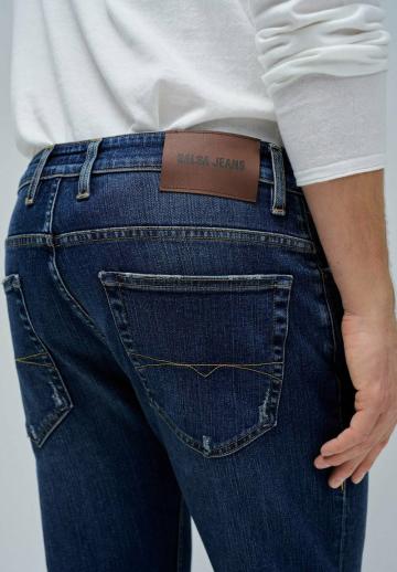 Узкие джинсы