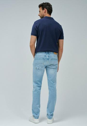 Узкие джинсы