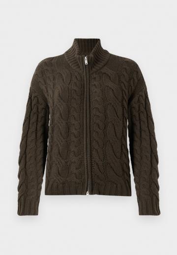 Вязаная кофта