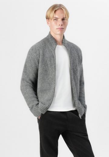 Вязаная кофта