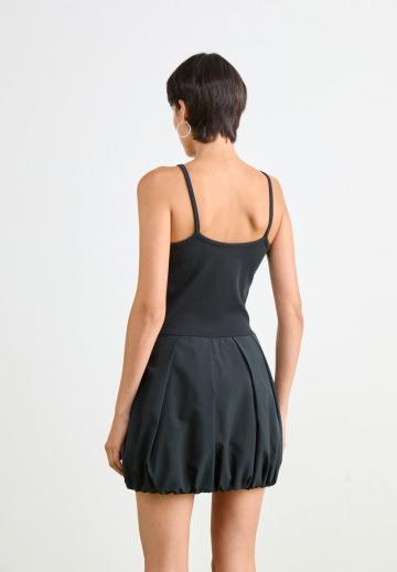 Короткое платье