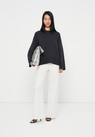 Длинный пуловер