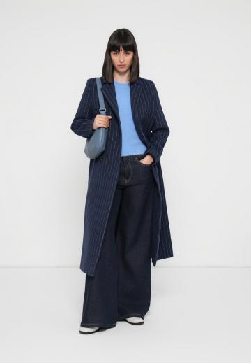 Шерстяное пальто