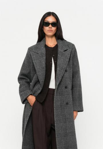 Шерстяное пальто