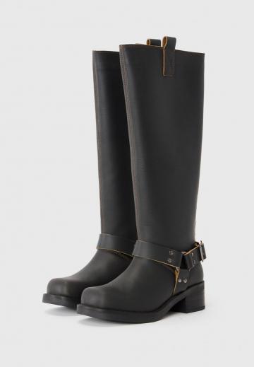 Ковбойские сапоги