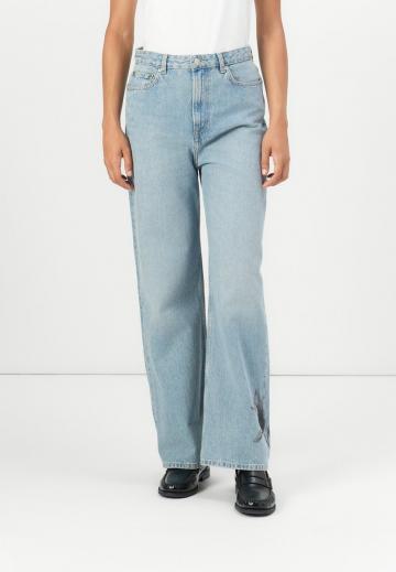 Свободные джинсы
