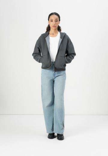 Свободные джинсы