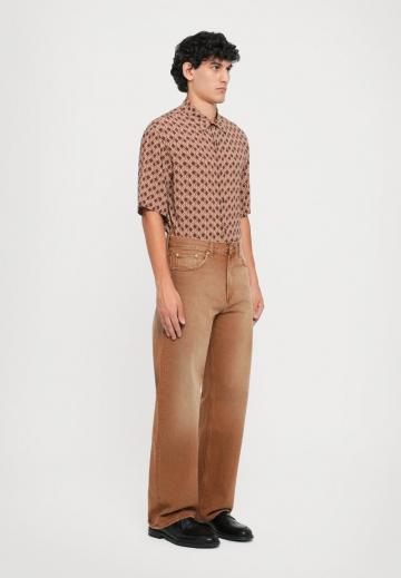 Прямые джинсы