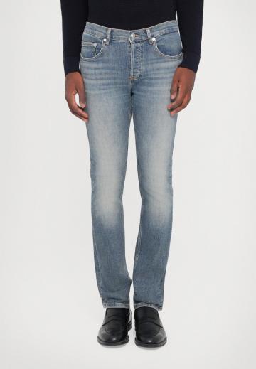 Узкие джинсы