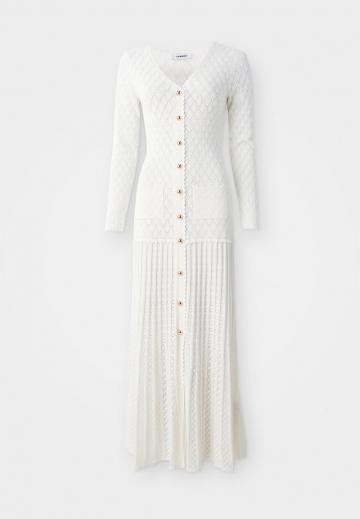 Вязаное платье