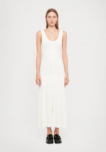 Вязаное платье