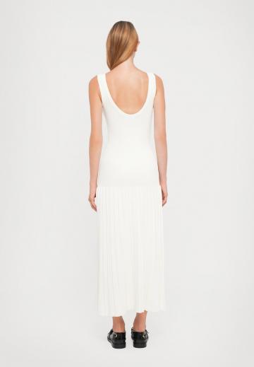 Вязаное платье