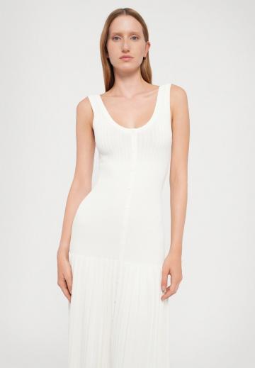 Вязаное платье