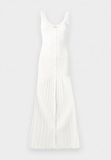 Вязаное платье