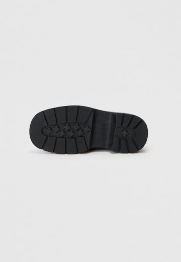 Ботинки на шнуровке