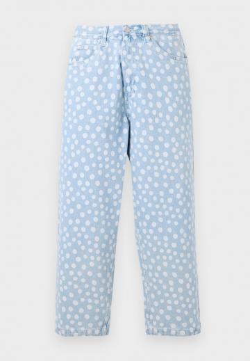 Свободные джинсы