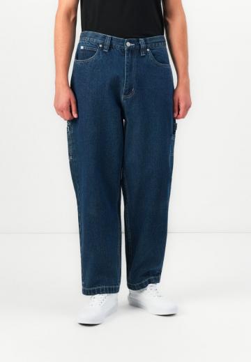 Свободные джинсы