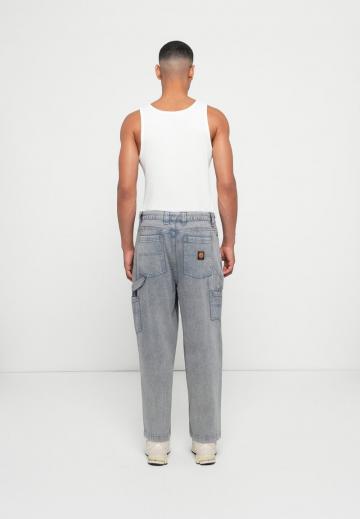 Свободные джинсы