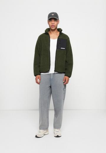 Свободные джинсы