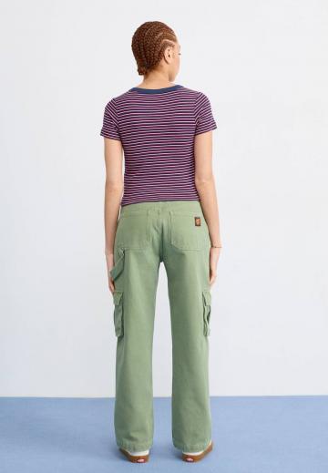 Брюки с накладными карманами