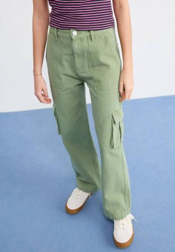 Брюки с накладными карманами