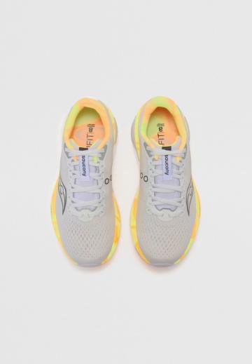 Беговые кроссовки