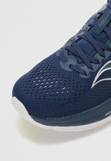 Беговые кроссовки