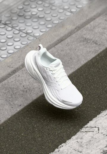 Беговые кроссовки