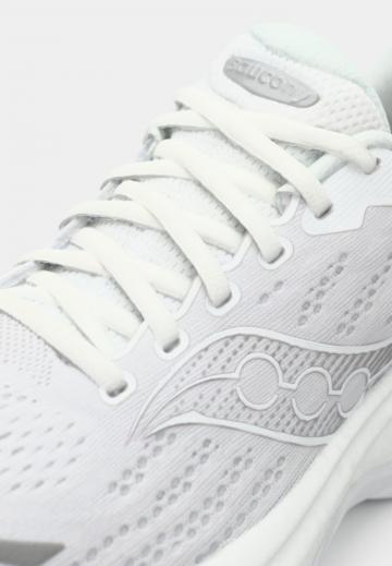 Беговые кроссовки