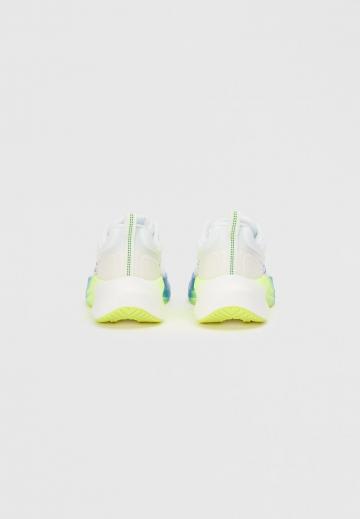 Беговые кроссовки