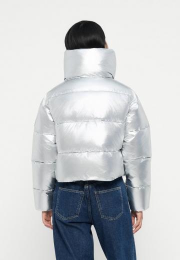 Короткая куртка