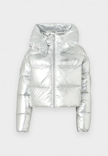 Короткая куртка