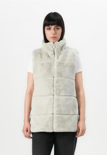 Длинный жилет