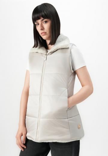 Длинный жилет