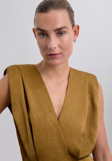 Блузка без рукавов