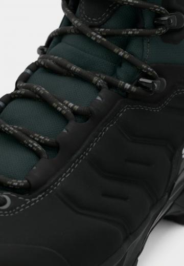 Походные ботинки