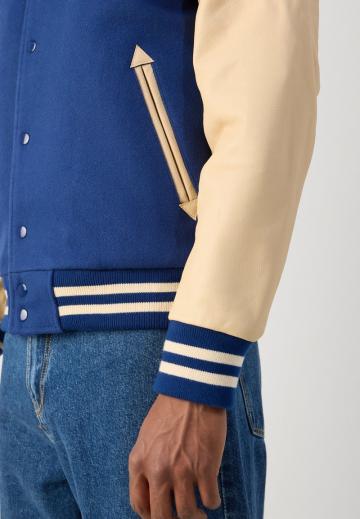 Куртка бомбер