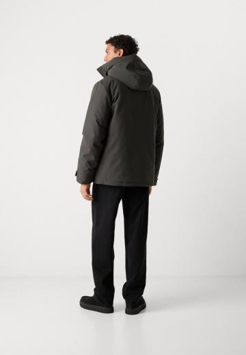 Зимняя куртка